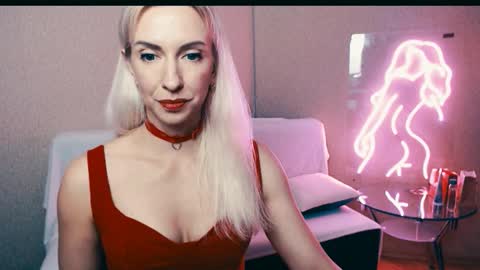 cute_smile_shy online show from 10.30.25