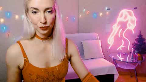 cute_smile_shy online show from 12.16.25