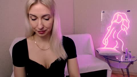 cute_smile_shy online show from 01.18.26