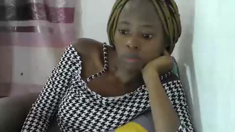 Snapshot of cute_sonny chatting on 02.23.25 cute_sonny online show from 02.23.25