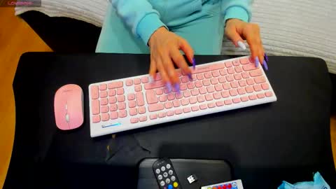 Snapshot of cute_tory chatting on 02.21.26 Tory online show from 02.21.26