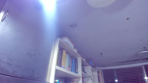 Snapshot of cuteanddesesperate chatting on 12.15.24 WANNA SEE MORE OF TWINS online show from 12.15.24