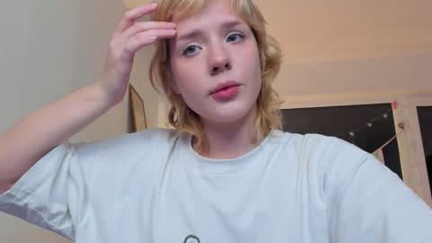 Snapshot of cuteasfuck_ chatting on 10.29.25 Amy online show from 10.29.25