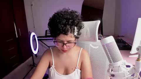 Snapshot of cutebunnybell chatting on 06.30.26 cutebunnybell online show from 06.30.26