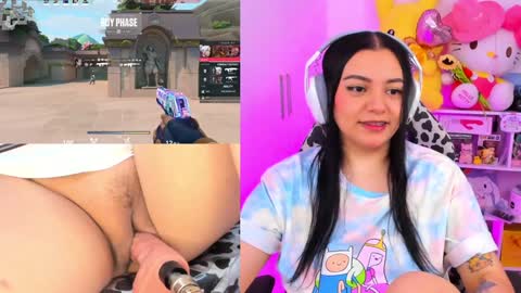 Snapshot of cutecinamonroll chatting on 12.27.24 Cinna independent model online show from 12.27.24