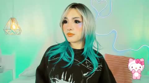 Snapshot of cuteezoe chatting on 09.30.25 Zoe  online show from 09.30.25