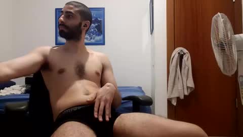 Snapshot of cuteguy52 chatting on 04.29.26 cuteguy52 online show from 04.29.26