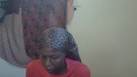 Snapshot of cutemir chatting on 10.18.25 cutemir online show from 10.18.25