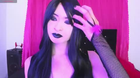Snapshot of cutenaked_8 chatting on 07.24.26 Natalie online show from 07.24.26