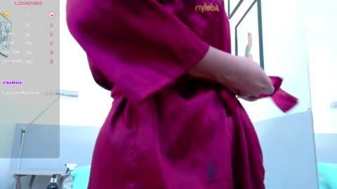 cutepetitee online show from 09.25.25