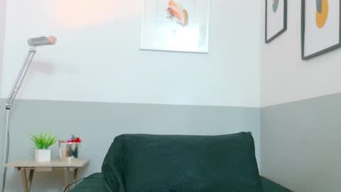 cutepetitee online show from 10.11.25