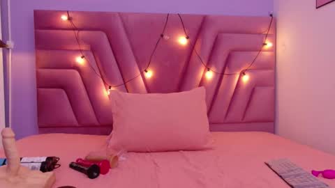 Snapshot of cutepetitee chatting on 02.07.26 cutepetitee online show from 02.07.26