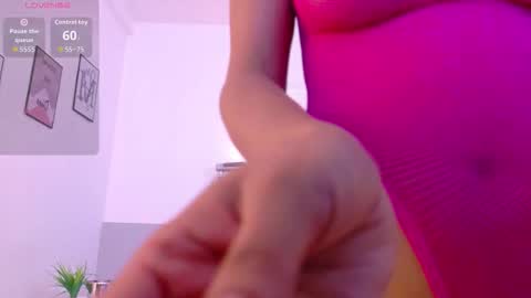 Snapshot of cutepetitee chatting on 02.13.26 cutepetitee online show from 02.13.26