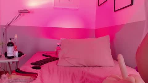 Snapshot of cutepetitee chatting on 03.02.26 cutepetitee online show from 03.02.26