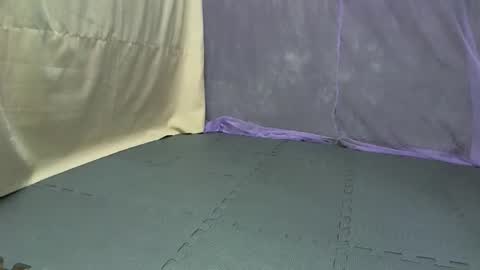Snapshot of cutetinyasian143_ chatting on 10.14.25 cutetinyasian143_ online show from 10.14.25