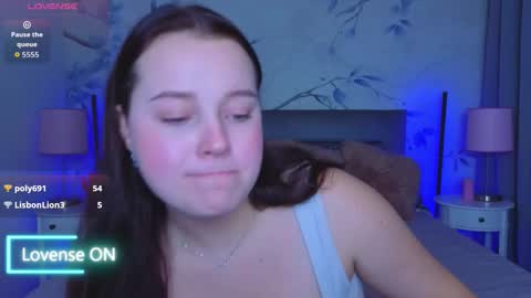 Nika  online show from 10.10.25