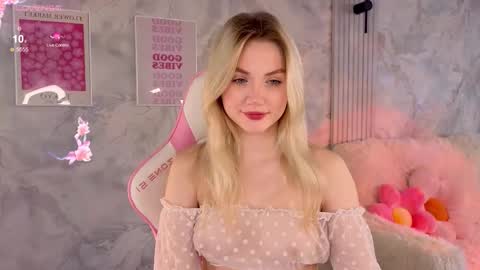 HelloMy name Eva online show from 02.11.26