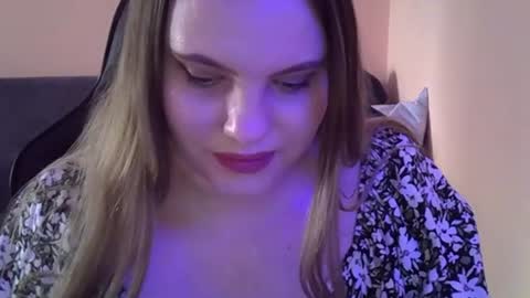 Snapshot of cutie_girl__ chatting on 07.19.26 cutie_girl__ online show from 07.19.26
