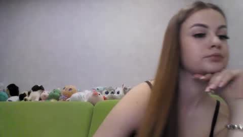 Snapshot of cutie_klo_ chatting on 05.10.26 Chloe online show from 05.10.26