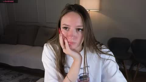 Snapshot of cutie_naughty_girl chatting on 06.21.26 Kate online show from 06.21.26