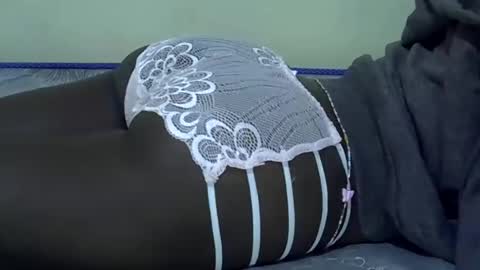 Snapshot of cutiehanish4 chatting on 05.27.26 cutiehanish4 online show from 05.27.26