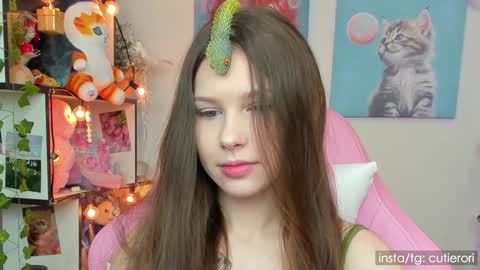 Snapshot of cutierori chatting on 12.29.24 Rori  Instagram cutierori  online show from 12.29.24