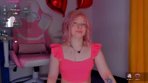 Snapshot of cutiesue chatting on 07.19.26 CutieSue online show from 07.19.26
