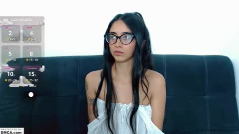 miss ari  online show from 10.29.25