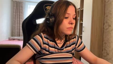 cyber_shawty online show from 04.18.26