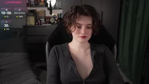 Helen Blossom online show from 04.06.26