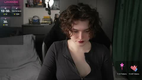 Helen Blossom online show from 04.26.26