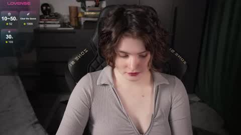 Helen Blossom online show from 05.26.26