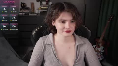 Helen Blossom online show from 06.18.26
