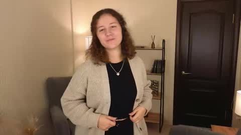 Snapshot of cynthia_myers chatting on 10.15.25 Lola online show from 10.15.25