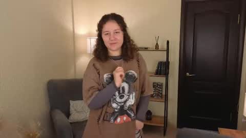Snapshot of cynthia_myers chatting on 10.16.25 Lola online show from 10.16.25