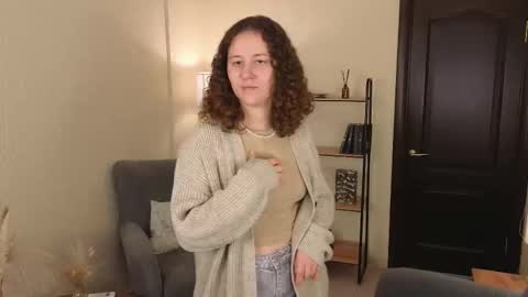 Snapshot of cynthia_myers chatting on 10.17.25 Lola online show from 10.17.25