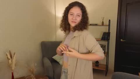 Snapshot of cynthia_myers chatting on 10.18.25 Lola online show from 10.18.25