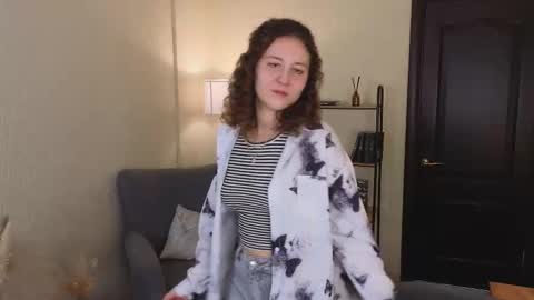 Snapshot of cynthia_myers chatting on 10.20.25 Lola online show from 10.20.25