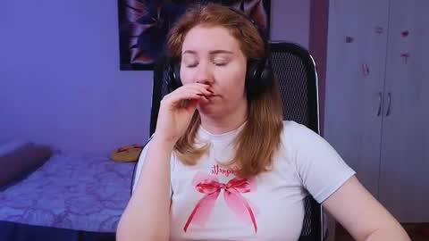 Snapshot of d0nna_ chatting on 09.18.25 Donna online show from 09.18.25