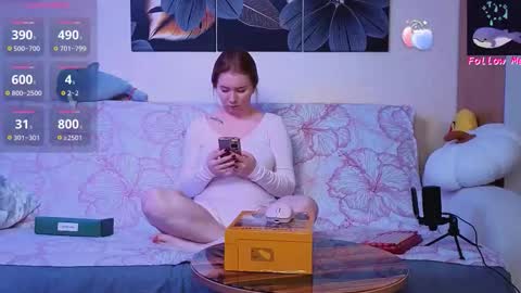 Snapshot of d0nna_ chatting on 09.28.25 Donna online show from 09.28.25