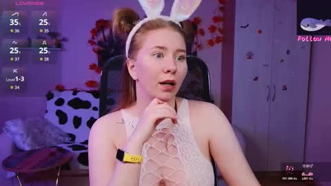 Snapshot of d0nna_ chatting on 10.22.25 Donna online show from 10.22.25