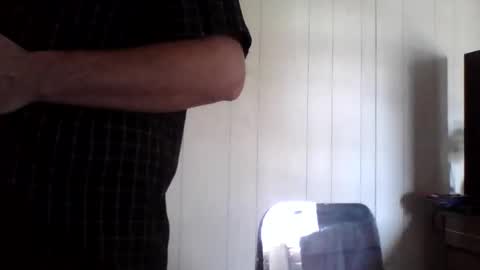 Snapshot of d1d_u_m1ss_1t chatting on 05.17.26 d1d_u_m1ss_1t online show from 05.17.26