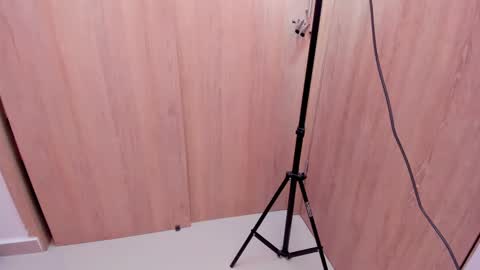 Snapshot of d___darling chatting on 12.21.24 darling online show from 12.21.24