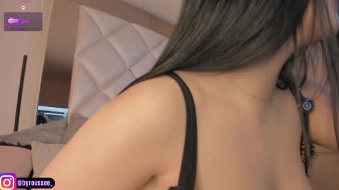 Snapshot of d_kimrouse_h chatting on 05.13.26 Kim online show from 05.13.26