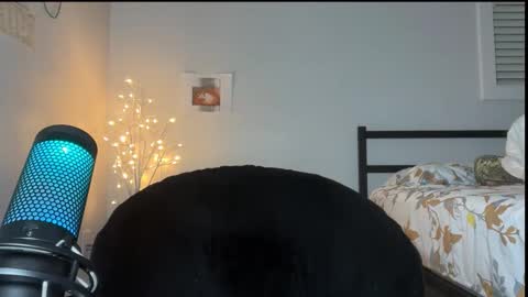 Snapshot of da_danya chatting on 10.16.25 da_danya online show from 10.16.25