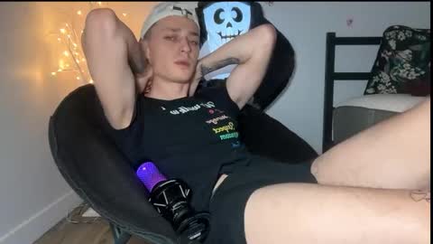 Snapshot of da_danya chatting on 10.23.25 da_danya online show from 10.23.25