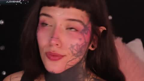 Snapshot of daarlene chatting on 02.11.25 Darlene online show from 02.11.25