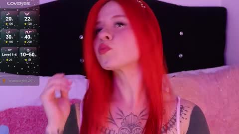 Snapshot of daarlene chatting on 02.12.25 Darlene online show from 02.12.25