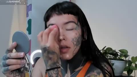 Snapshot of daarlene chatting on 03.10.25 Darlene online show from 03.10.25