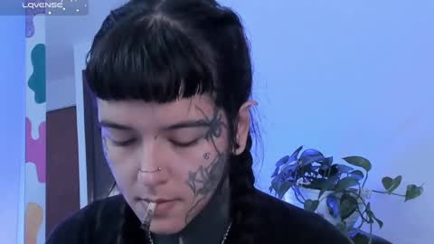 Snapshot of daarlene chatting on 03.11.25 Darlene online show from 03.11.25